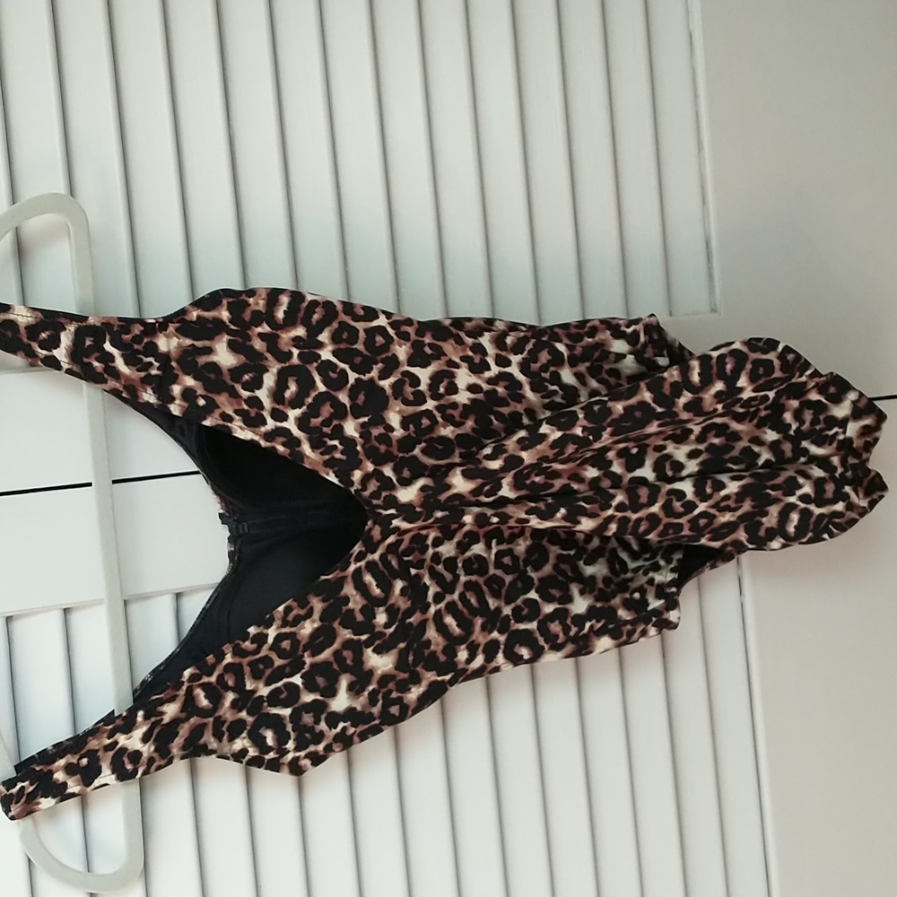 Magic Suit - Picture 3 of 5